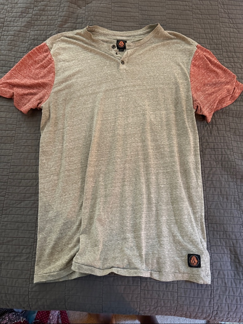 Volcom Men’s Two-Tone Henley T-Shirt - Heather Gray with Red Sleeves